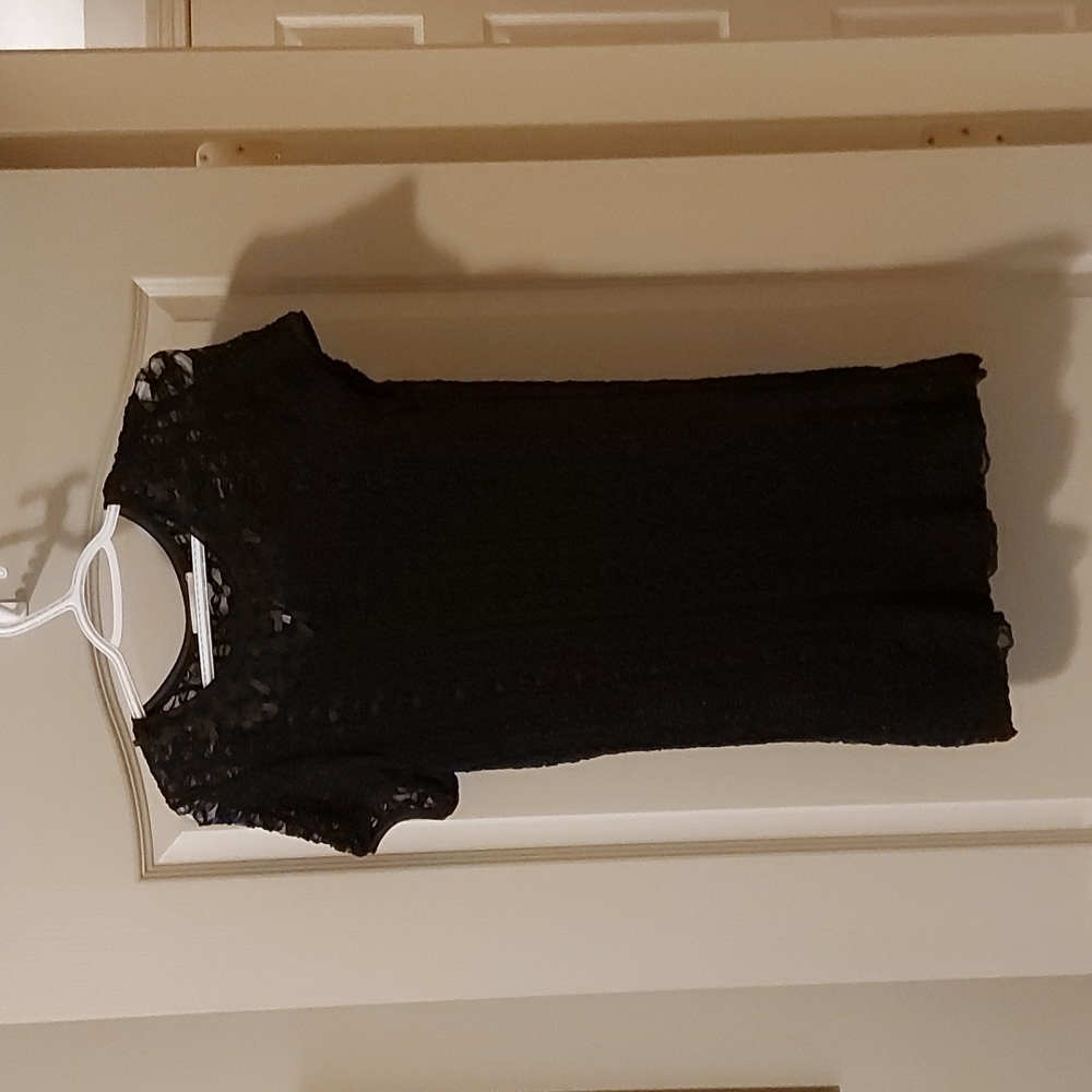 Beautiful woven black short sleeve